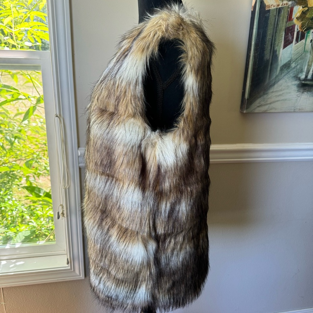 Women's Faux Fur Fashion Vest in Brown/Beige Size M/L - Picture 5 of 9